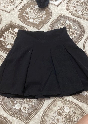 Siyah Pilili Mini şortlu etek