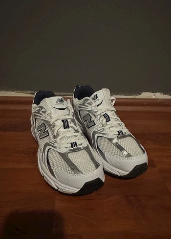 New Balance Beyaz Gri Kadın Spor Ayakkabı