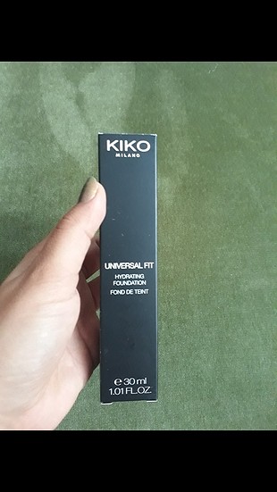 Kiko Universal Fit Hydrating Fondöten 