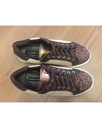 Neslihan Canpolat Sneaker