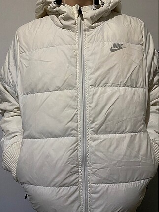 Nike mont