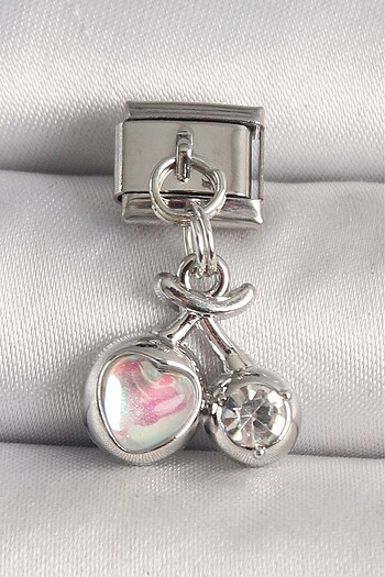 Nomination Sallantılı Kiraz Charm