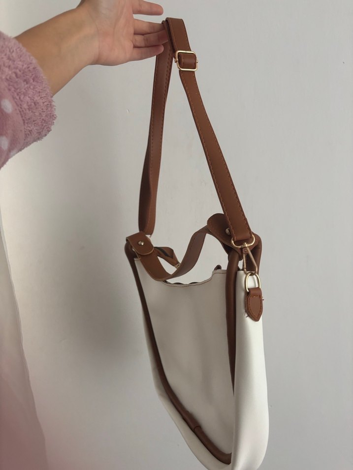 Beyaz Calvin Klein Jeans Deri Omuz Çantası - Görsel 3