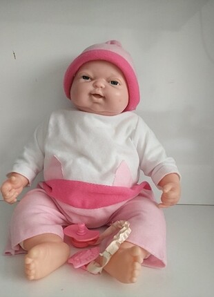 Yüzü mimikli bebek