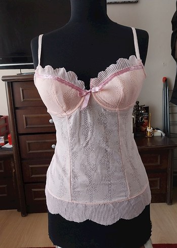 Lolita büstiyer