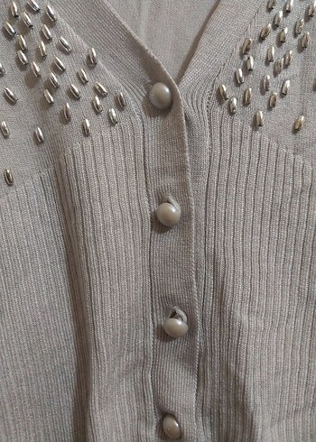 Taşlı crop hırka - Görsel 3