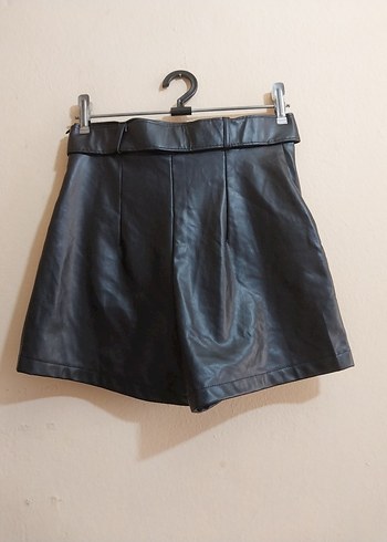 Kemerli Siyah DeriŞort - Görsel 5