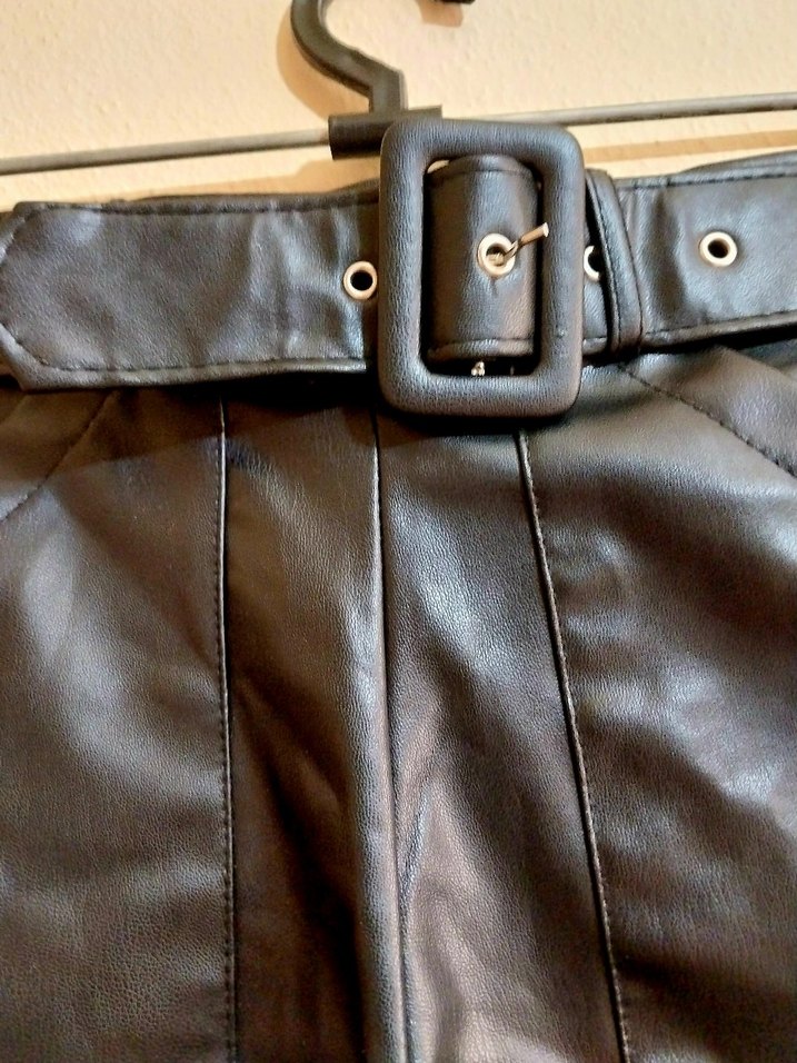 Kemerli Siyah DeriŞort - Görsel 3