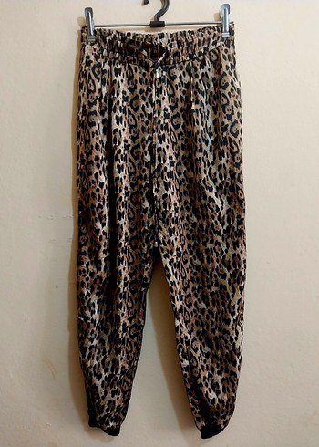 ZARA leopar saten pantolon