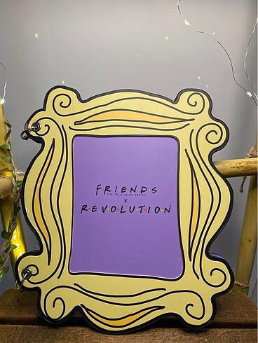 Revolution Revolution Friends Far Paleti
