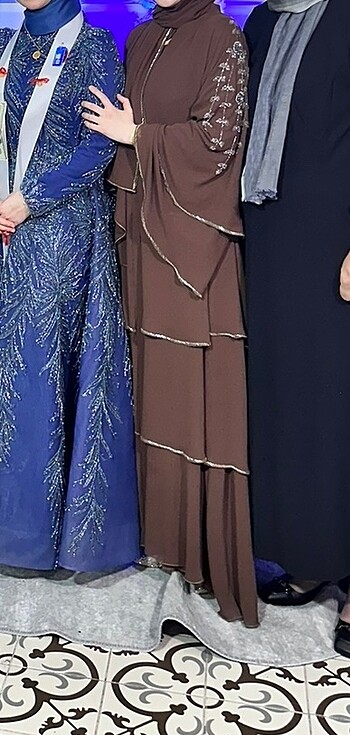 Diğer Emirates marka abaya