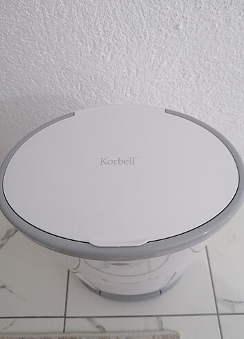 Diğer Beden Korbell çöp kovası