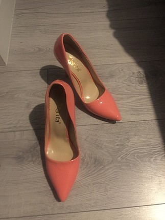 38 Beden Şeker gibi stiletto