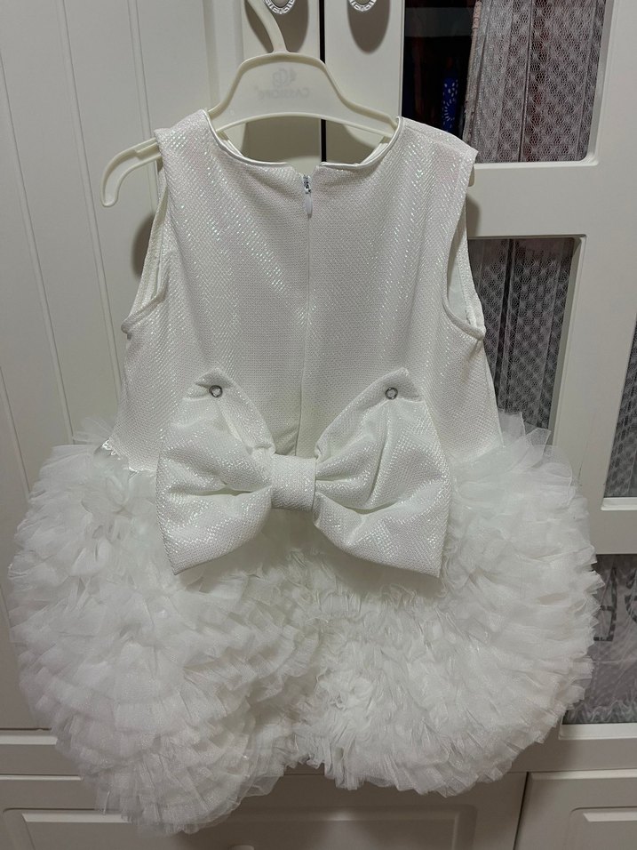 Beyaz Parlak Kolsuz Fırfırlı Kız Elbisesi - Görsel 2