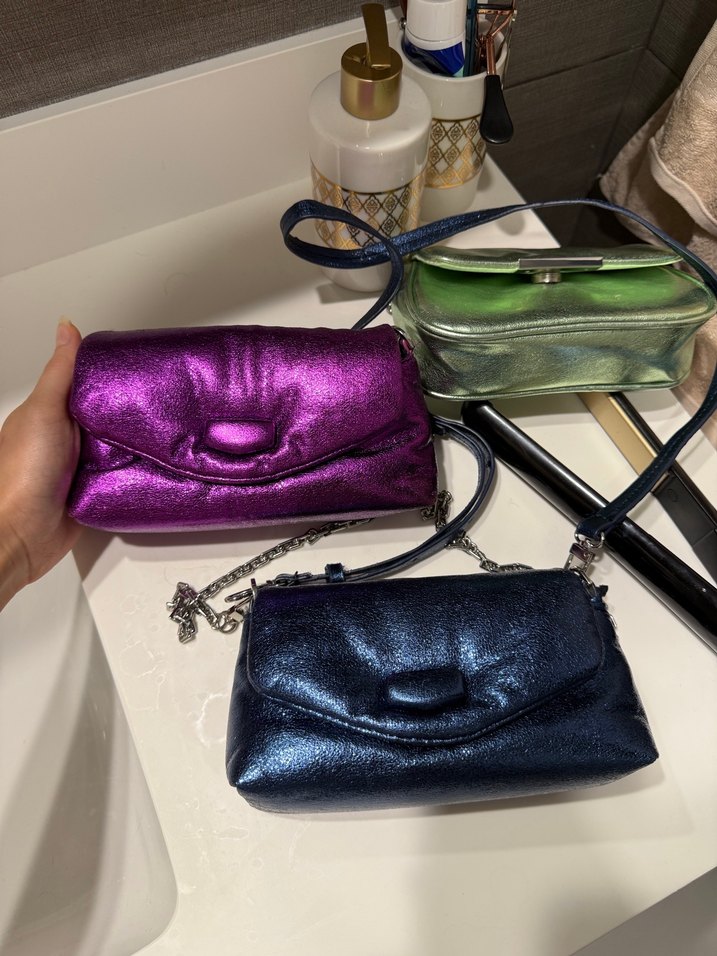 Zincir Detaylı Koyu Mavi Deri Yılan Desenli Çanta - Görsel 3