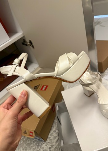 Beyaz Platform Topuklu Düğün Ayakkabısı - Görsel 3