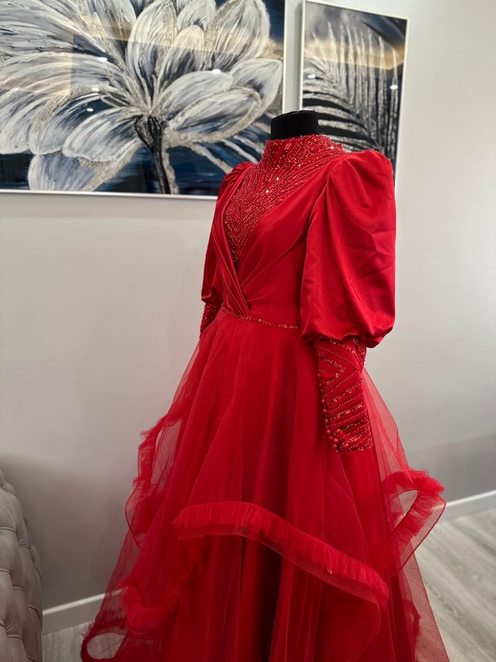 Uzun Kollu Kırmızı Drapeli Kadın Abiye - Görsel 2