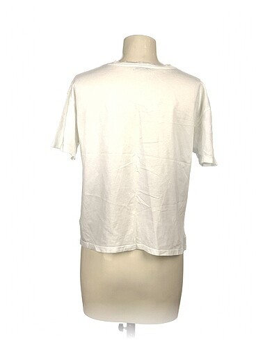 m Beden LC Waikiki T-shirt %70 İndirimli.