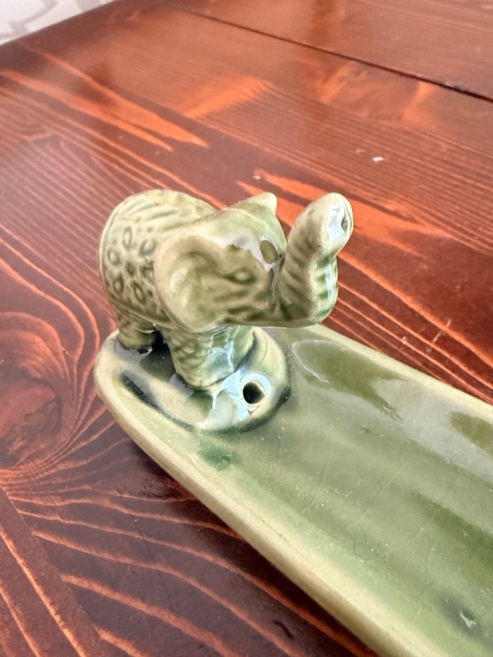 Yeşil Seramik FilFigürlü Dekoratif  Tütsülük Tabak - Görsel 3