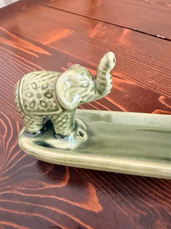Yeşil Seramik FilFigürlü Dekoratif  Tütsülük Tabak - Görsel 2