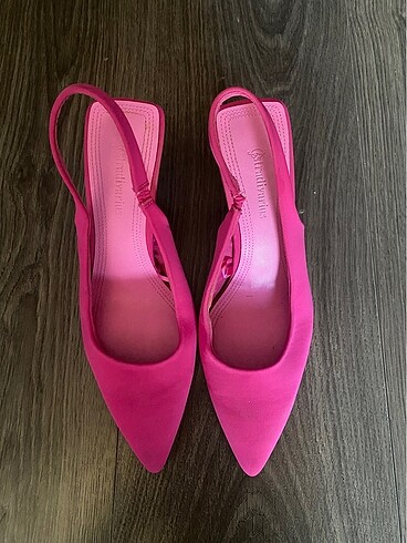 Pembe stiletto