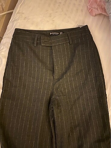 Stradivarius Esnek çizgili kumaş pantolon