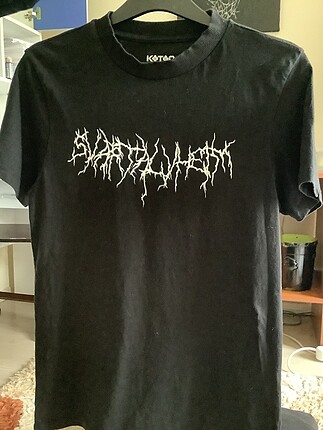SVARTALVHEIM yazılı metal tişört