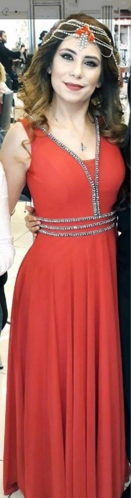 Kırmızı V Yakalı Uzun Henna Elbise - Görsel 3