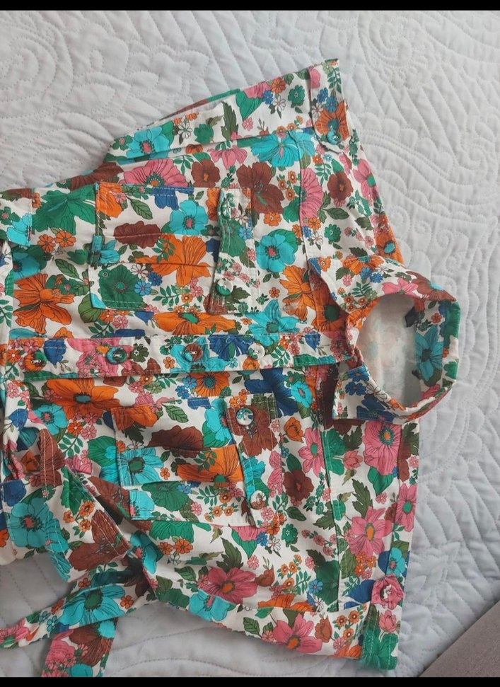 Çiçek Desenli Kısa Kadın Tulum - Görsel 2