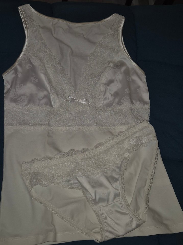 Dantel Detaylı Beyaz Mini Büstiyer - Görsel 3