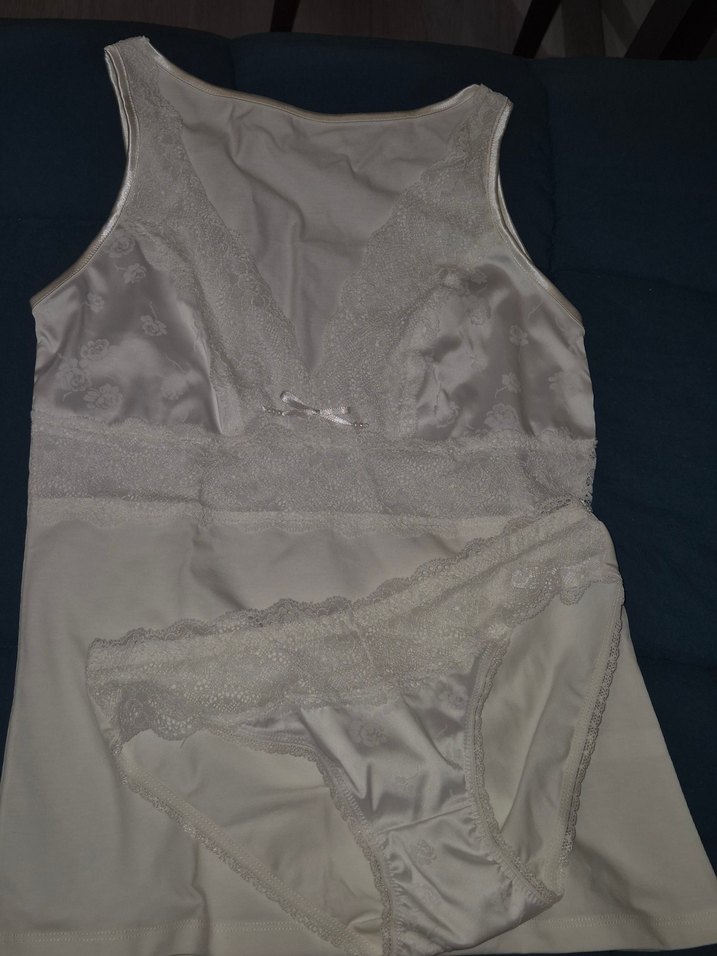 Dantel Detaylı Beyaz Mini Büstiyer - Görsel 2