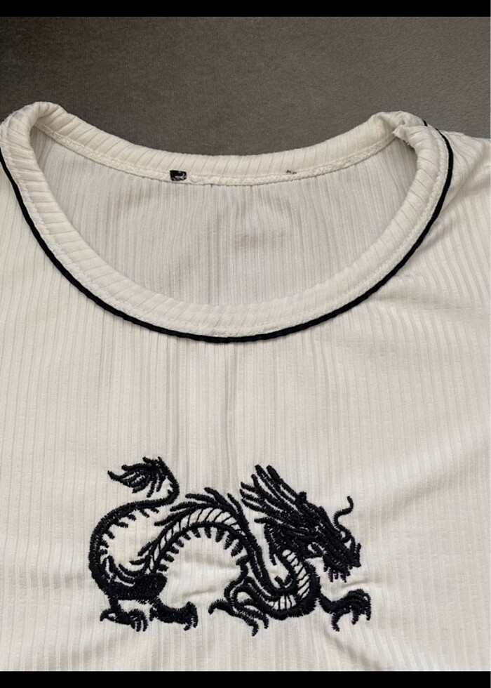 Ejderha işlemeli tshirt - Görsel 2