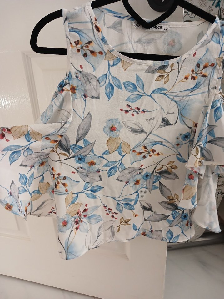 Çiçek Desenli Kısa Kollu Bluz - Görsel 3