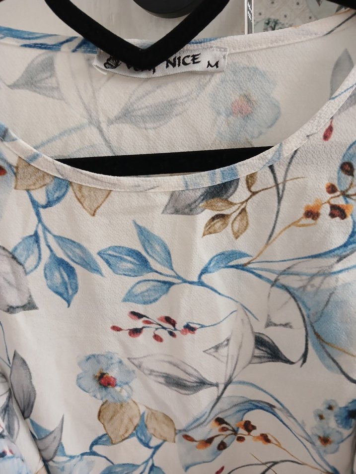 Çiçek Desenli Kısa Kollu Bluz - Görsel 5