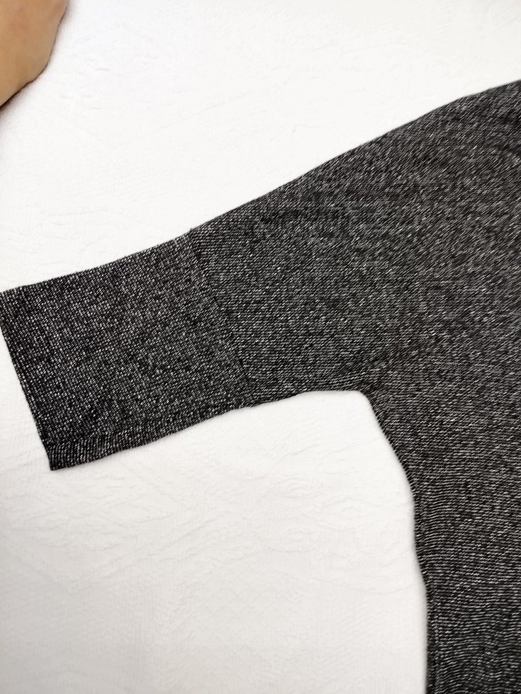 Gri V Yaka Kadın Bluz - Görsel 3