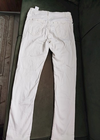 Dantel Detaylı Beyaz Nakışlı Kot Pantolon - Görsel 6