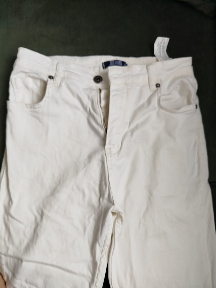 Dantel Detaylı Beyaz Nakışlı Kot Pantolon - Görsel 4