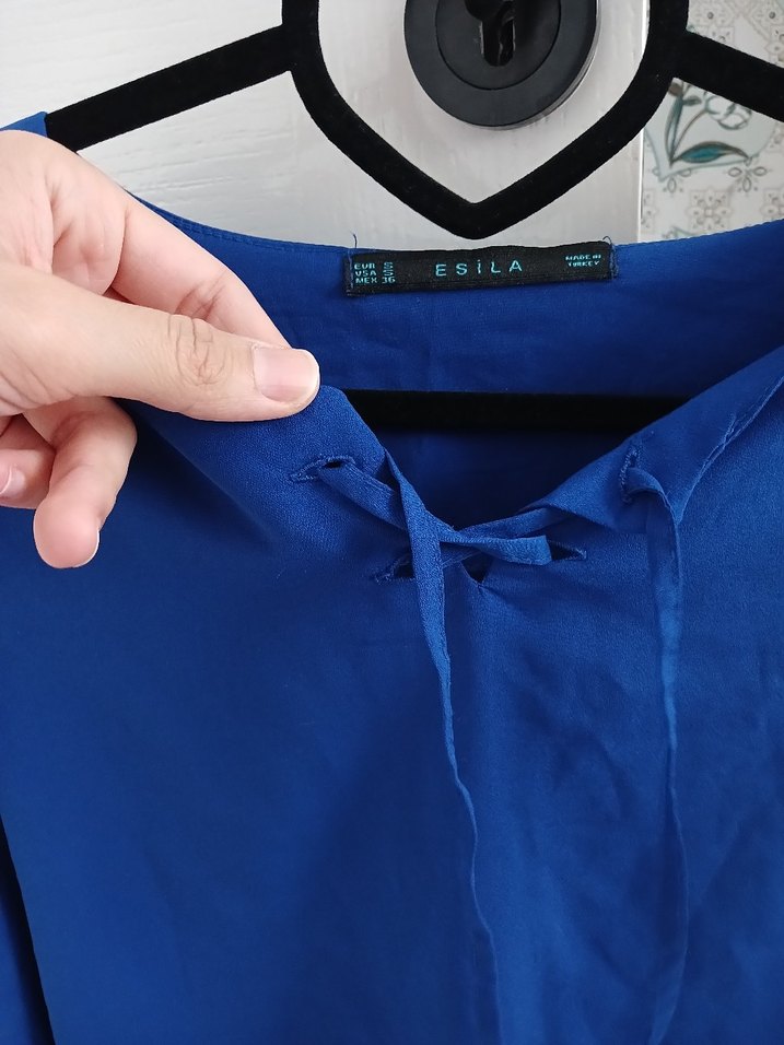 Mavi V Yaka Kadın Bluz - Görsel 5