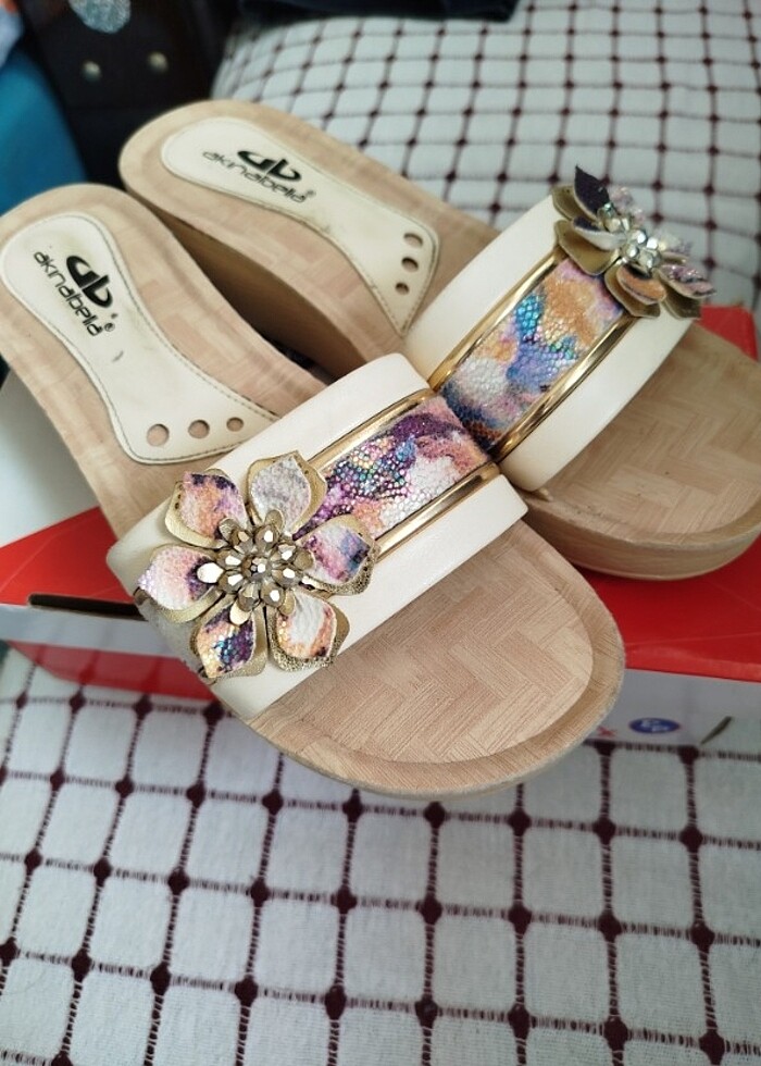 Kadın Terlik - Görsel 4