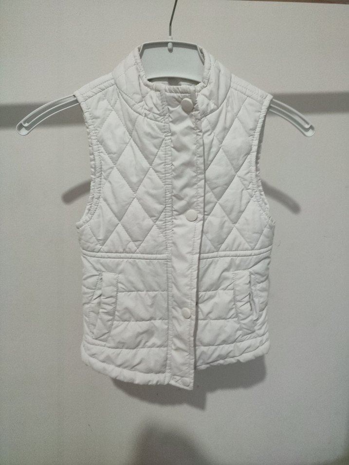 Kız Çocuk Beyaz Düğmeli Yelek - Görsel 2