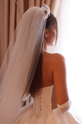 Yeni giyilmiş özel dikim gelinlik - Görsel 3