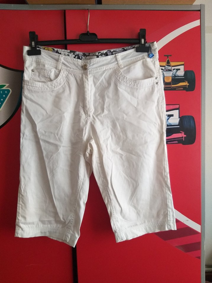 Pamuklu Beyaz Kemerli Şort kapri - Görsel 2