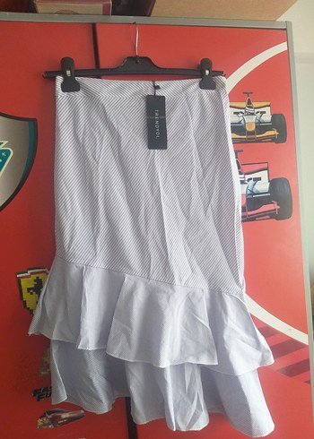 Beyaz Gri Desenli Volanlı Mini Etek - Görsel 3