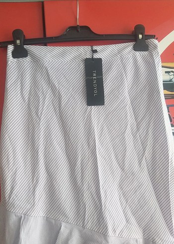 Beyaz Gri Desenli Volanlı Mini Etek - Görsel 4