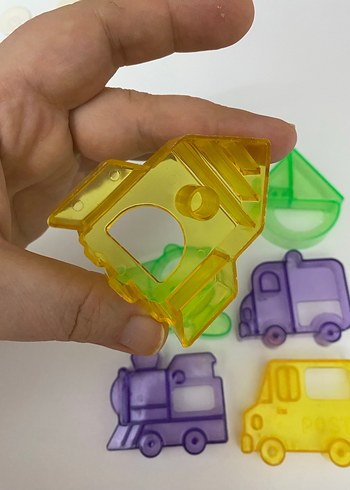 Renkli Taşıt Şekilli Plastik kurabiye ya da oyun hamuru kalıplrı - Görsel 4