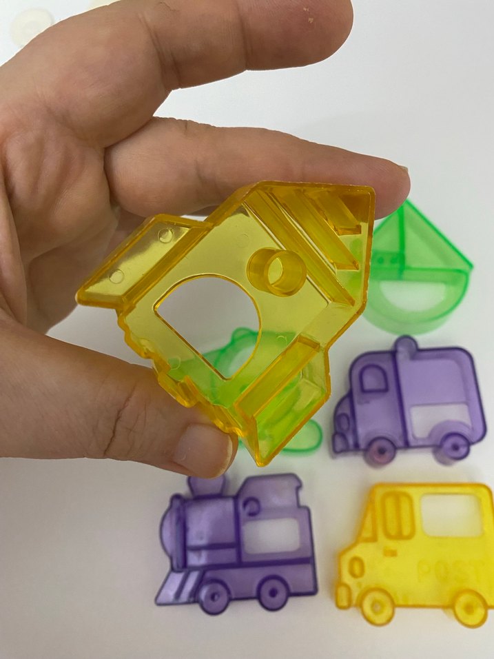 Renkli Taşıt Şekilli Plastik kurabiye ya da oyun hamuru kalıplrı - Görsel 4