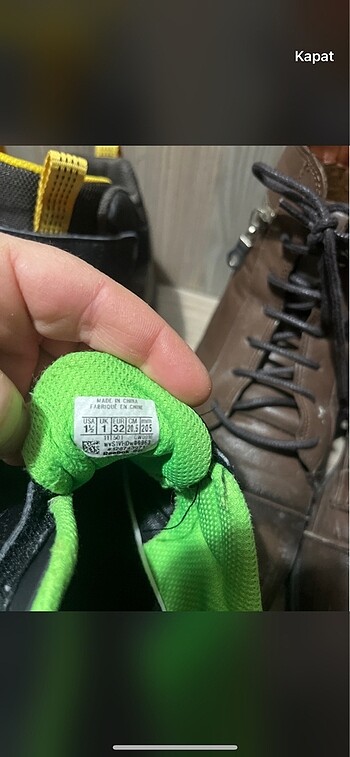 33 Beden çeşitli Renk 2 adet 32 ve 33 numara 2 adet temiz reebok spor ayakkabı