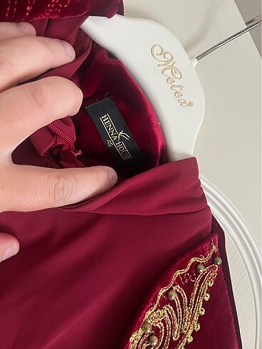 40 Beden bordo Renk 40 beden elbisesiyle birlikte kınalık