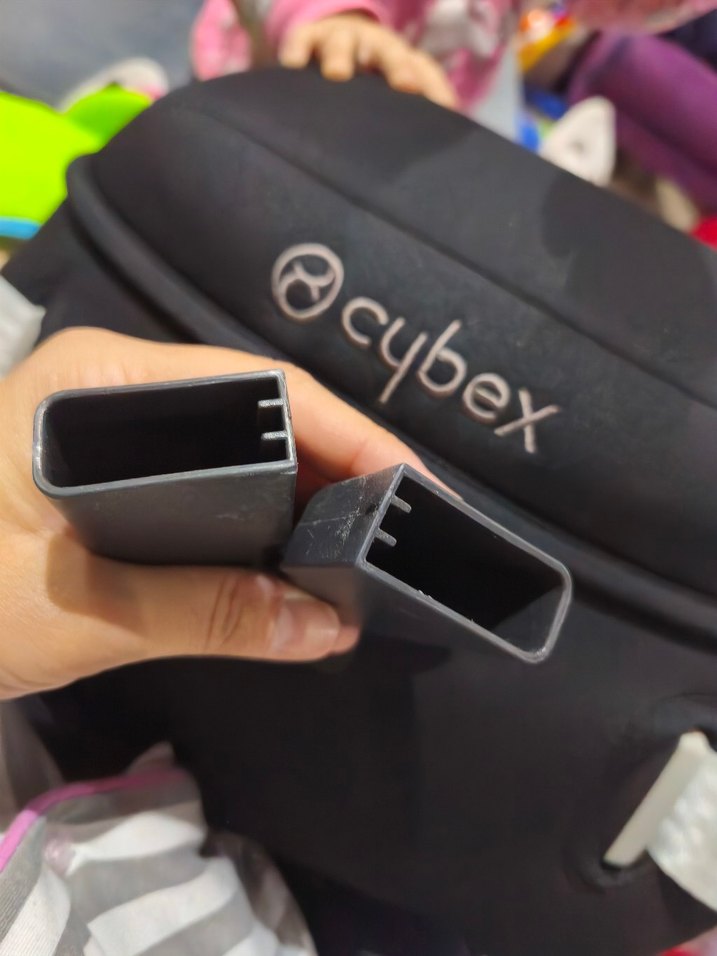 Cybex Siyah Bebek Oto Koltuğu ön desteği - Görsel 4