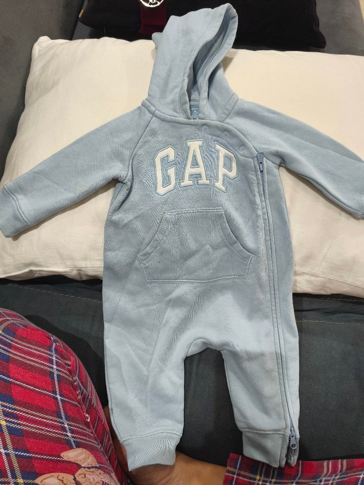 GAP Mavi Kapüşonlu Bebek Tulumu 3-6 Ay - Görsel 2